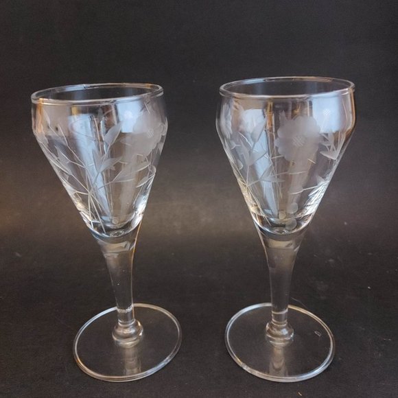 Vintage Daisy Etched Crystal Cordial Glasses Set of 2 Floral - Picture 2 of 6